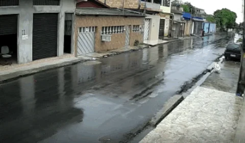 Homem assalta mulher na zona Leste de Manaus; Veja vídeos