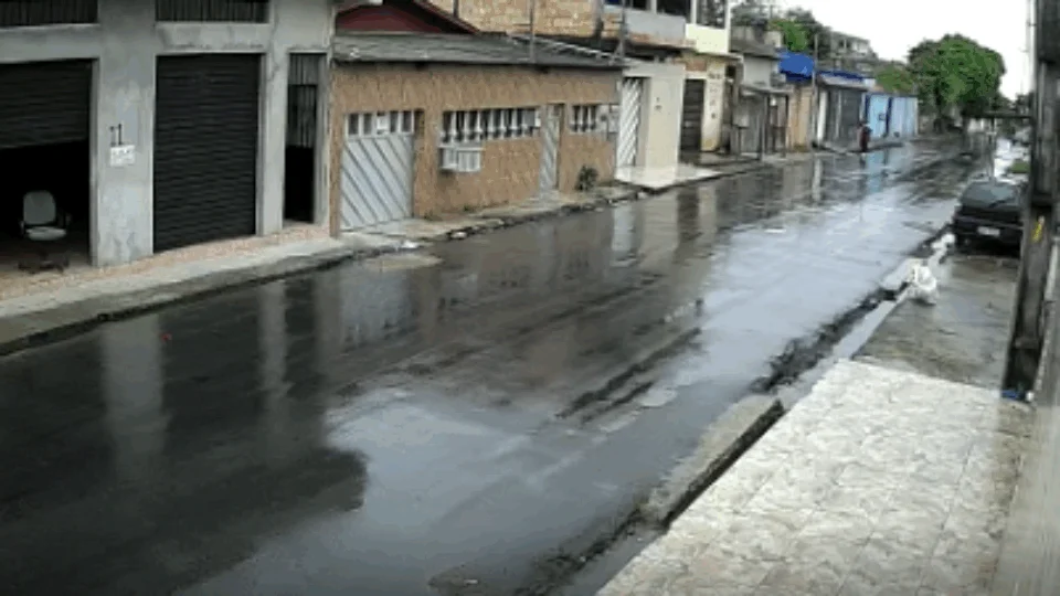 Homem assalta mulher na zona Leste de Manaus; Veja vídeos