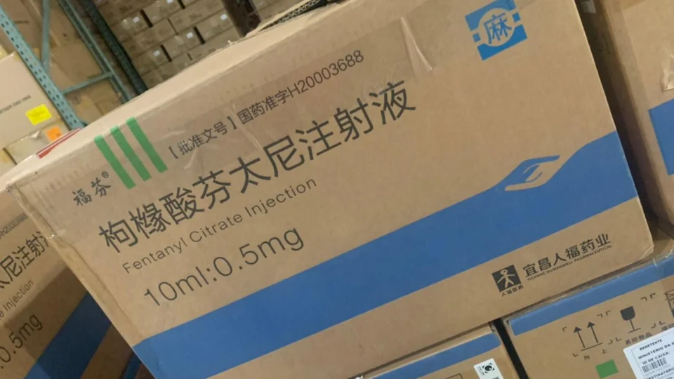 Cema recebe nova remessa de medicamentos usados para intubação de pacientes