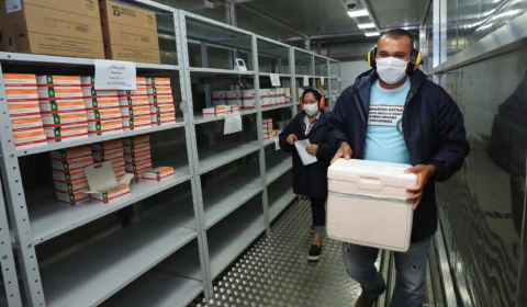 Governo do Amazonas realiza distribuição de vacinas da 11ª remessa para municípios