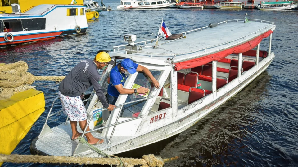 Embarcações do Porto de Manaus são fiscalizadas pela Amazonastur e Politur