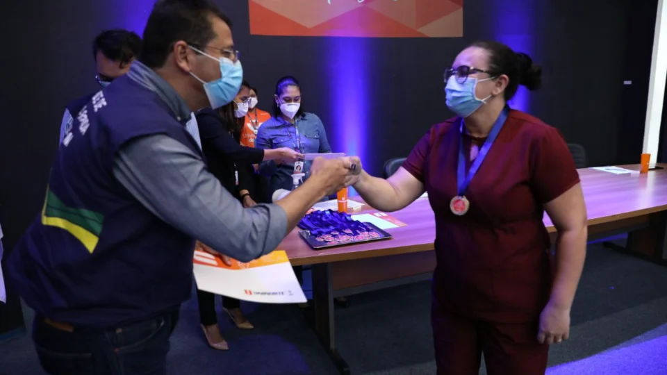 Covid-19: Profissionais de saúde da SES-AM recebem homenagem