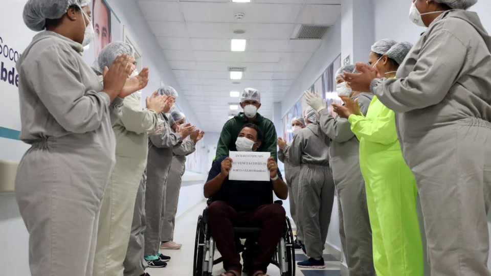 Cinco pacientes transferidos por meio da ‘Operação Gratidão’ recebem alta nesta segunda (05/04)