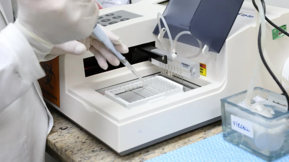 Amazonas reforça testagem com RT-PCR e teste rápido de antígeno para detecção precoce de novos casos de Covid-19