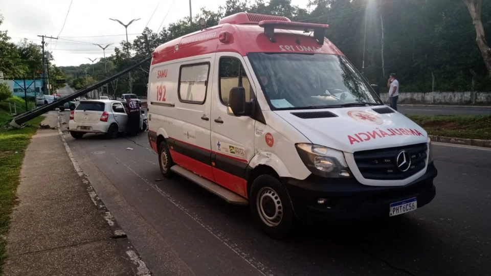 Motorista de Aplicativo dorme ao volante e sofre acidente na Avenida do Turismo; Veja vídeo