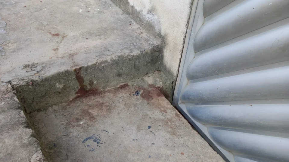 Briga entre vizinhos acaba com um morto a enxadada na Zona Norte de Manaus