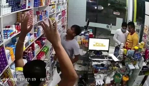 Veja vídeo! Dois homens armados assaltam drogaria no bairro Redenção