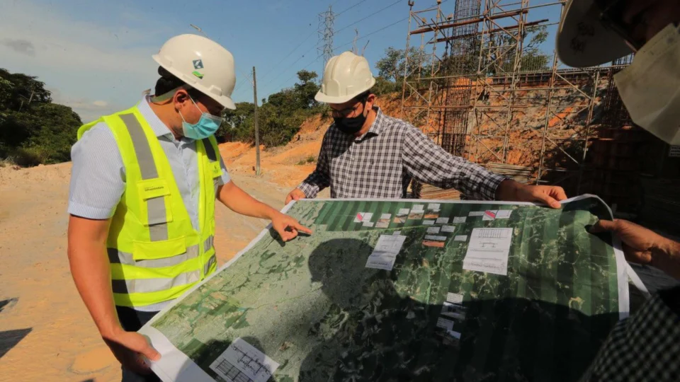 Governador do AM vistoria obras do viaduto Anel Leste que vai gerar mais de 5 mil empregos