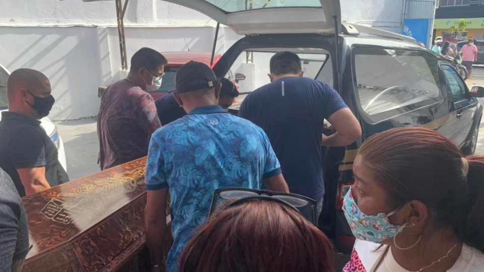 VÍDEO;Amigos e familiares de mecânico assassinado ao ser confundido com PM pedem justiça