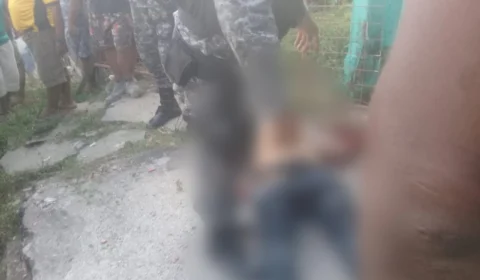 Cenas fortes;Assaltante é espancado até a morte pela população no Jorge Teixeira, zona Leste