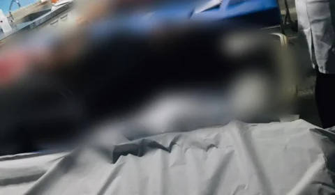 Cenas fortes;Três assaltantes morrem e um fica paraplégico após troca de tiros com a 6ª Cicom, na zona Norte