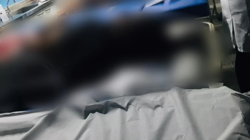 Cenas fortes;Três assaltantes morrem e um fica paraplégico após troca de tiros com a 6ª Cicom, na zona Norte