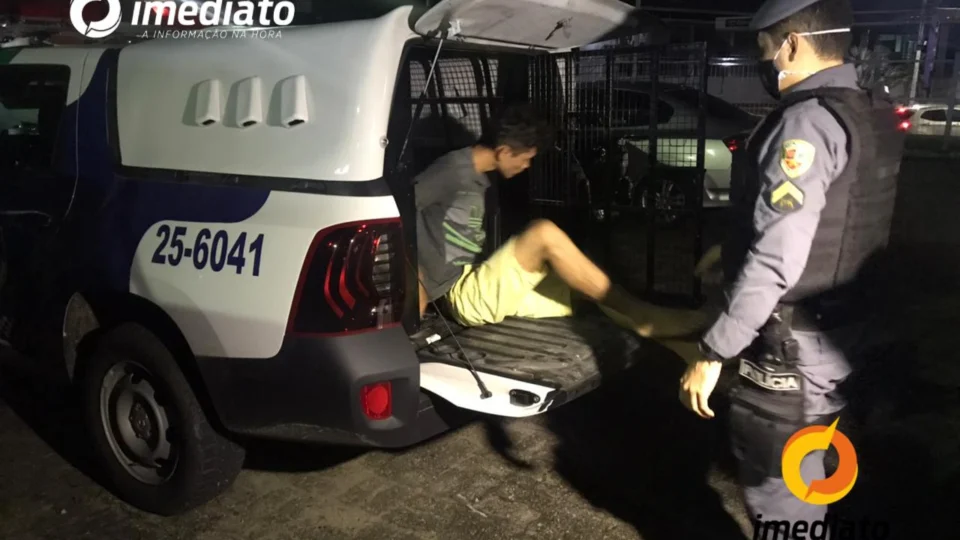 VEJA VÍDEO – Filho mata pai a facadas, no bairro Petrópolis, por conta de um corte de cabelo