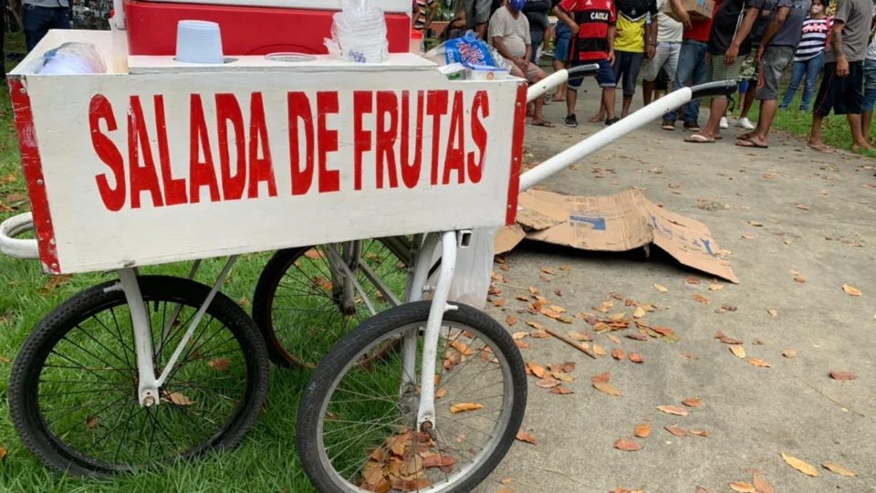 Vendedor ambulante é assassinado com 17 facadas na Praça da Matriz, Centro de Manaus
