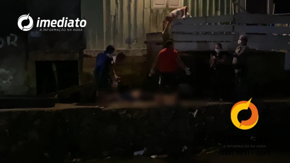 Vídeo! Corpos são removidos e moradores usam cordas e rede para tirar corpo de “Gigante”, em Petrópolis