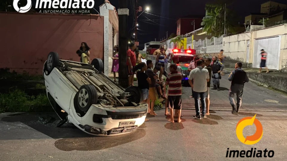 Motorista perde controle de carro e causa grave acidente