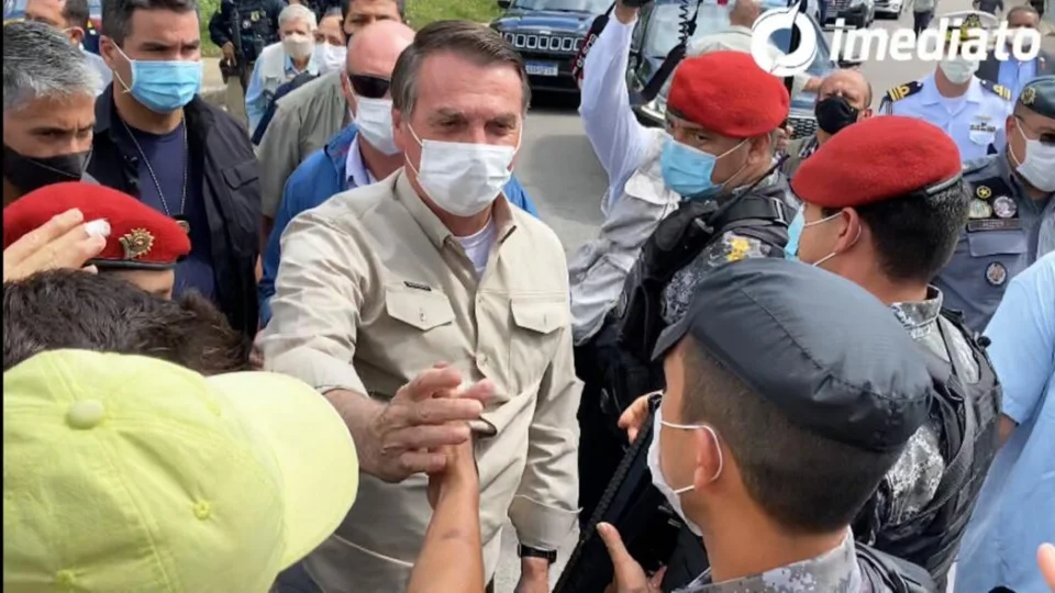 Confira as imagens da chegada do presidente Jair Bolsonaro em Manaus