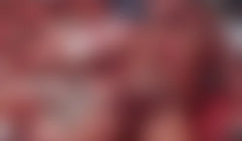 VEJA VÍDEO! Assassino que matou ‘amigo’ a facadas, no Jorge Teixeira, brinca com vísceras e sangue do morto