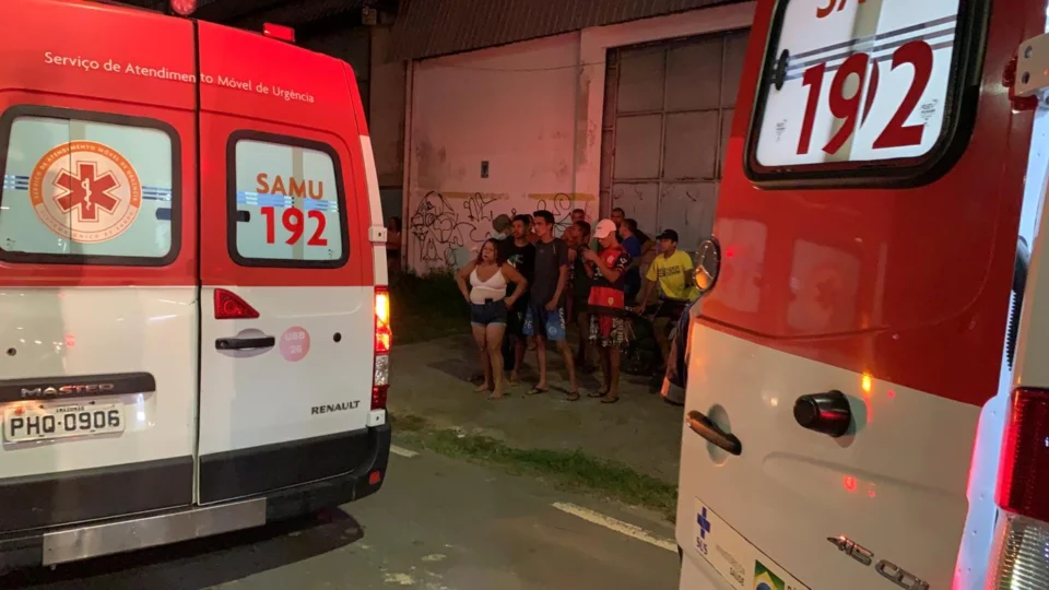 Justiceiro atira no peito de criminoso e salva vítima de assalto no Cidade de Deus, zona Norte de Manaus