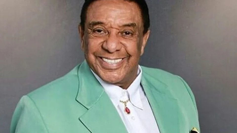 Covid-19: Morre o cantor Agnaldo Timóteo, aos 84 anos