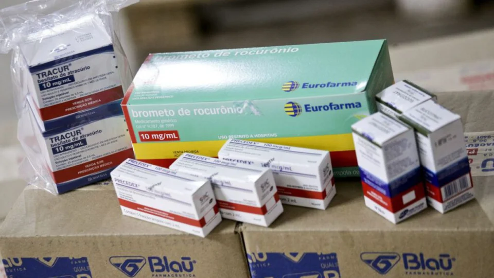 Ministério da Saúde anuncia a distribuição de mais 864 mil unidades de medicamentos de intubação para os Estados