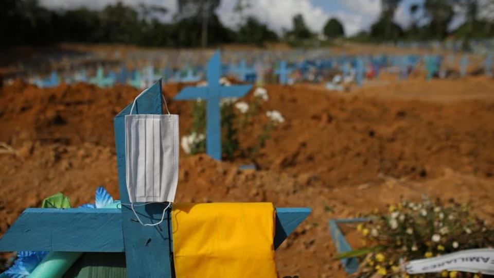 Cemitérios de Manaus realizaram cinco sepultamentos de vítimas da Covid-19 nesta segunda-feira (19)