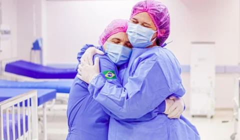 Monitoramento da FVS-AM aponta queda na média móvel de casos e de óbitos por Covid-19 no Amazonas