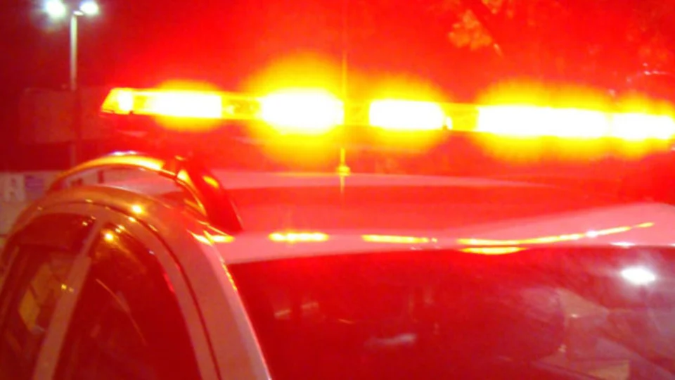 Jovem é assassinado com 25 tiros na frente da mãe e irmão