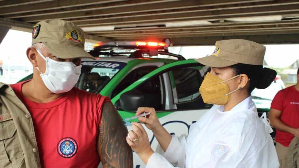 Mais 359 profissionais da segurança pública são imunizados contra a Covid-19 nesta quarta-feira