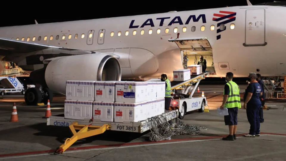 Sendo a maior remessa já enviada, Amazonas recebe 292.900 doses de vacinas contra à Covid-19