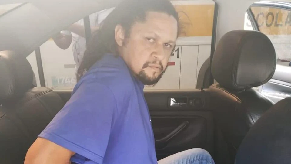 Foragido possuía “estúdio do terror” onde filmava estupros de crianças; Homem foi preso
