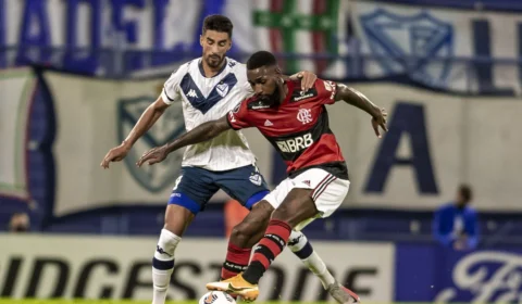 Precisando apenas do empate para se tornar líder de chave, flamengo enfrenta Vélez Sarsfield no Maracanã