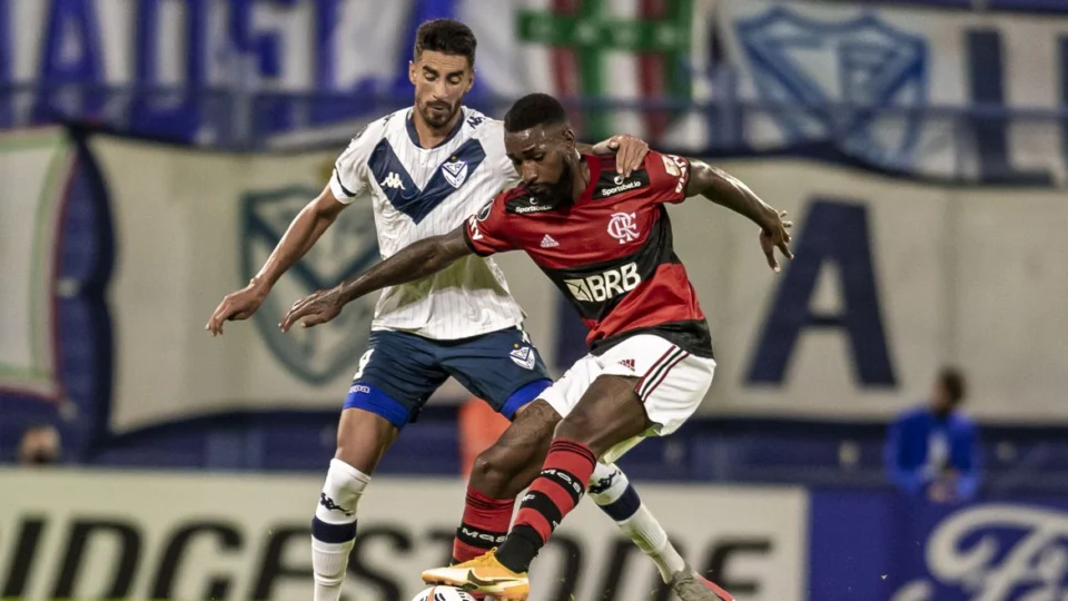 Precisando apenas do empate para se tornar líder de chave, flamengo enfrenta Vélez Sarsfield no Maracanã