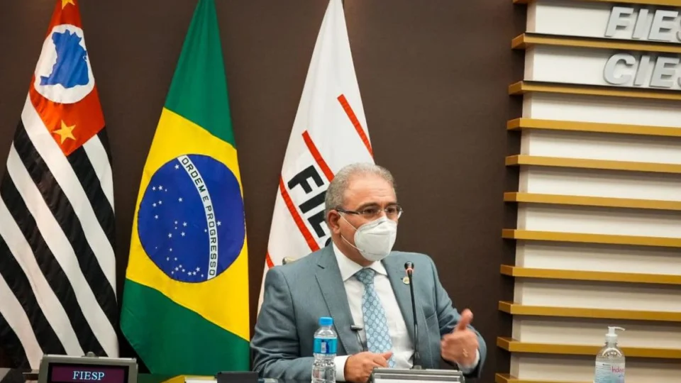 Ministro diz que é possível vacinar toda população brasileira em 2021