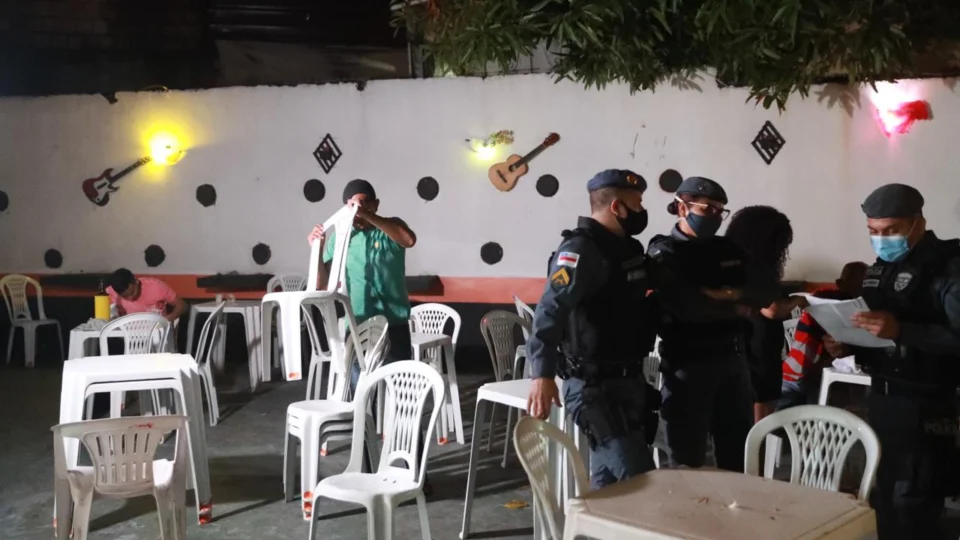 Festa clandestina com dezenas de pessoas aglomeradas é desarticulada na zona Norte