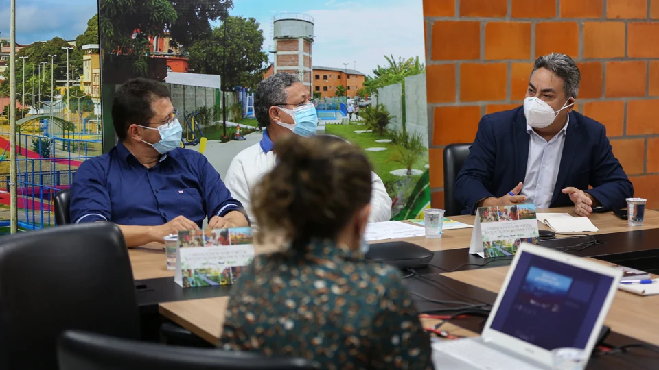 Governo apresenta contribuições do Prosamim nos igarapés da capital para a criação de Plano de Contingência das alagações