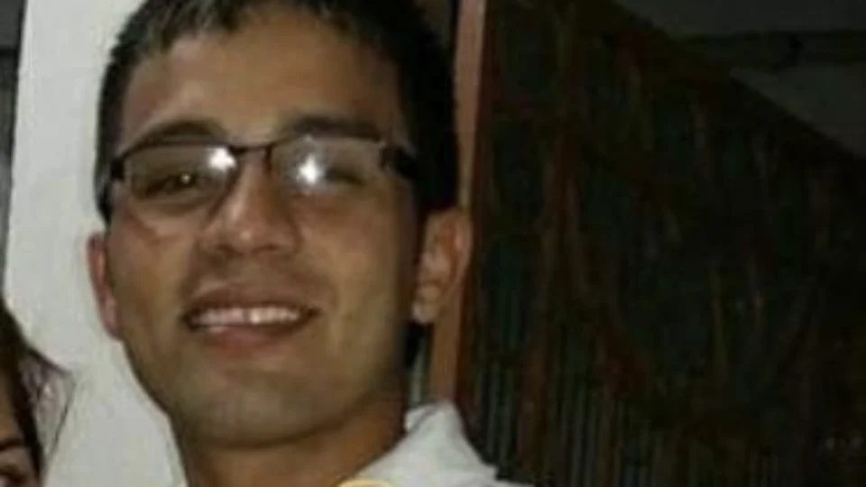 “Tinha envolvimento”, dizem vizinhos de homem morto com tiro na cabeça, na zona Oeste