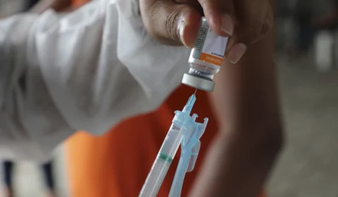 No Amazonas, 939.378 doses de vacina contra Covid-19 já foram aplicadas até esta quinta-feira (6)