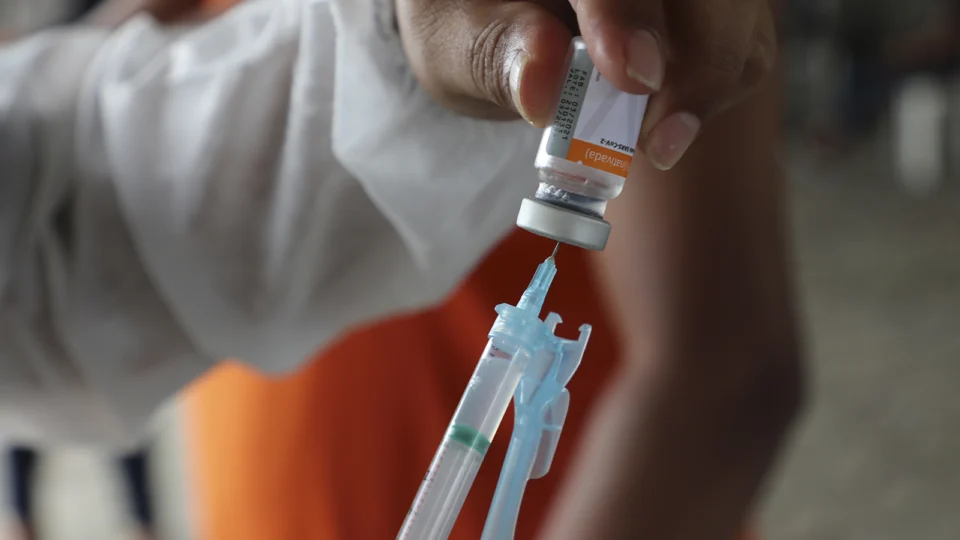 No Amazonas, 939.378 doses de vacina contra Covid-19 já foram aplicadas até esta quinta-feira (6)