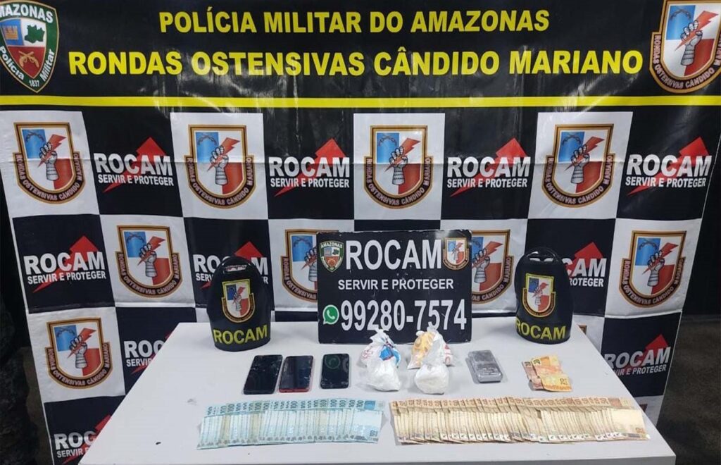 Mãe e filho portando drogas e mais de R$4 mil são presos pela Rocam no Educandos.