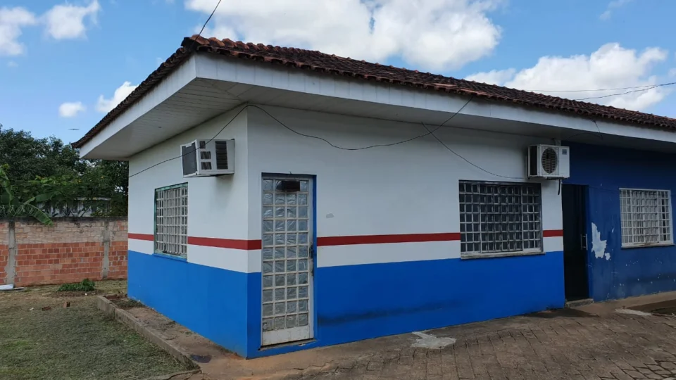 Foragido por estupro tenta fugir pelo telhado mas acaba detido pela PM