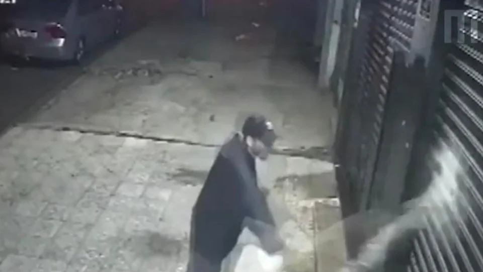 Veja vídeo: homem ateia fogo em loja de bebidas após dono se recusar a vender ‘fiado’