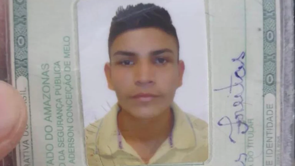 Com vídeo;Traficante morre com tiro na barriga ao trocar tiros com a polícia no Santa Inês, zona Leste