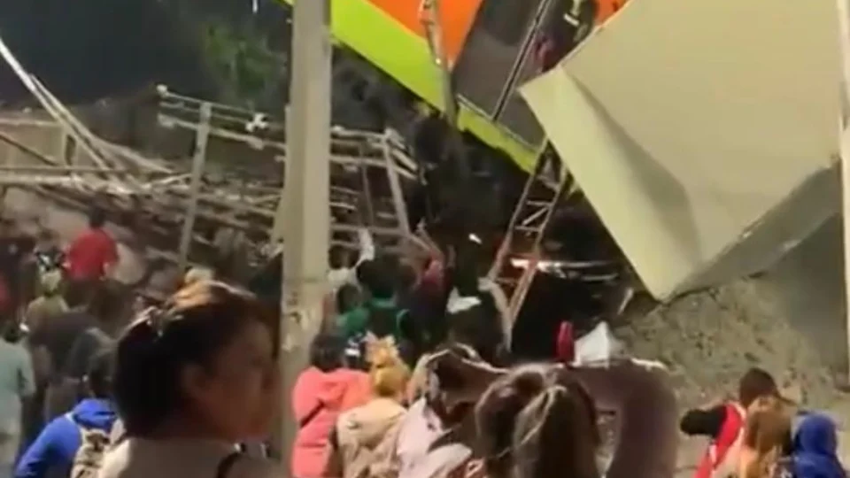 Veja vídeo: veja o momento em que Trem desaba de viaduto e mata ao menos 23 pessoas no México