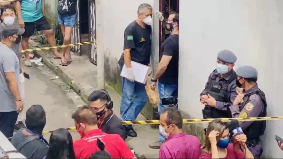 Homem é morto por motoqueiro misterioso na frente do filho em Manaus