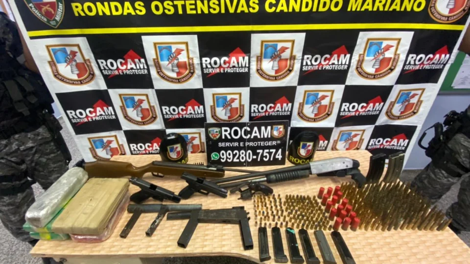 Infrator de 18 anos é preso com arsenal de armas, munições e drogas em condomínio na zona Oeste – Veja vídeo
