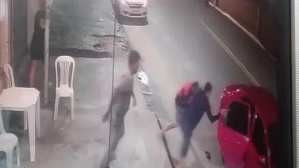 Vídeo: imagens registram o momento em que homem reage a assalto na zona Norte de Manaus