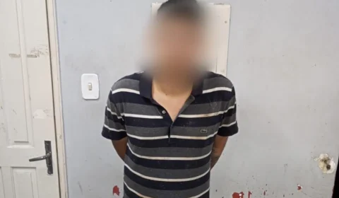 Vídeo;Traficante fica nervoso ao avistar a polícia, tenta correr, mas acaba preso com drogas, no Vale do Sinai