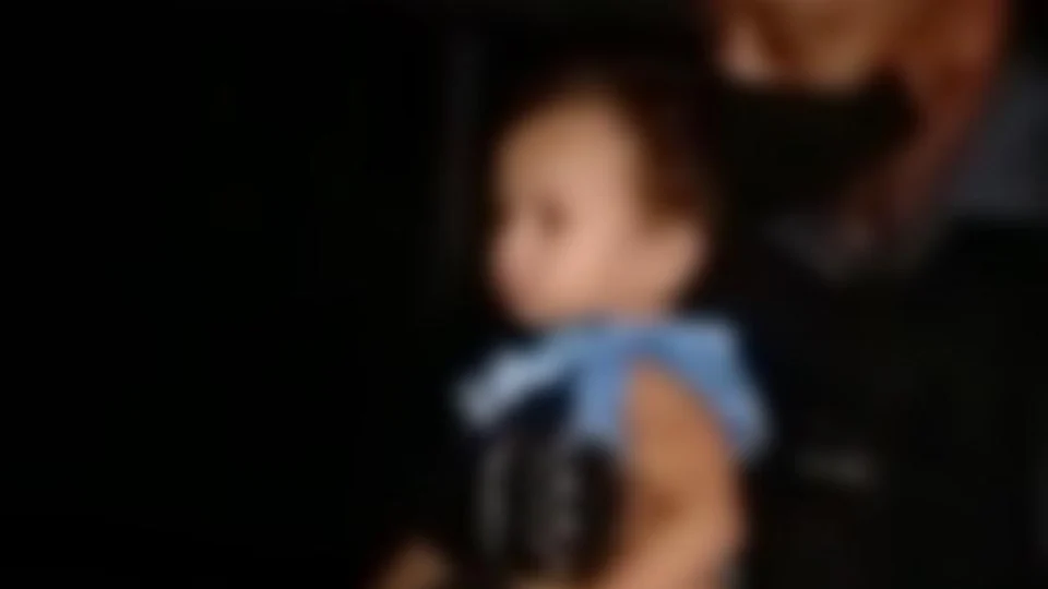 Veja vídeo;Polícia resgata bebê de 2 anos abandonado pela mãe usuária de drogas, no Cidade Nova, zona Norte