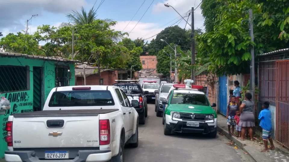 Veja vídeo;Dois homens são mortos com pelo menos 11 tiros no Monte Sião